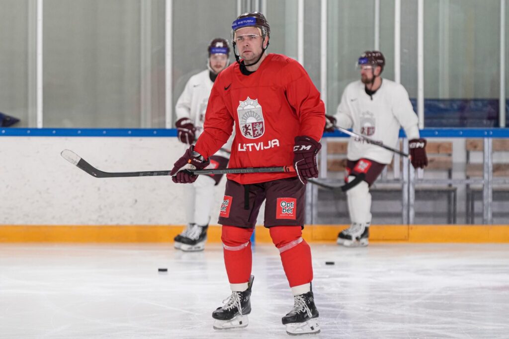 Roberts Bukarts, hokejazinas.com