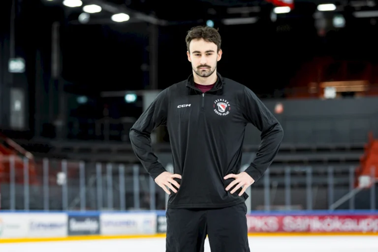 Viktors Kurbaka, hokejazinas.com