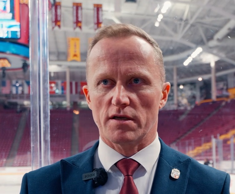 Artis Ābols, Hokejazinas.com