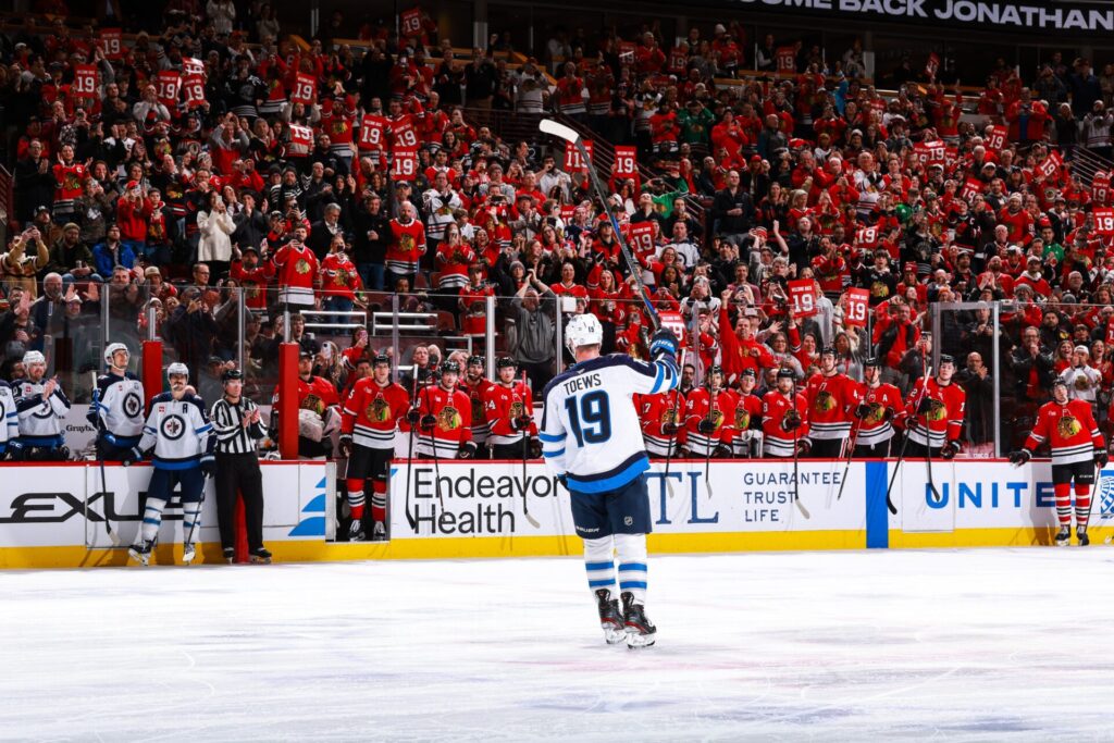 Džonatans Teivzs, Hokejazinas.com