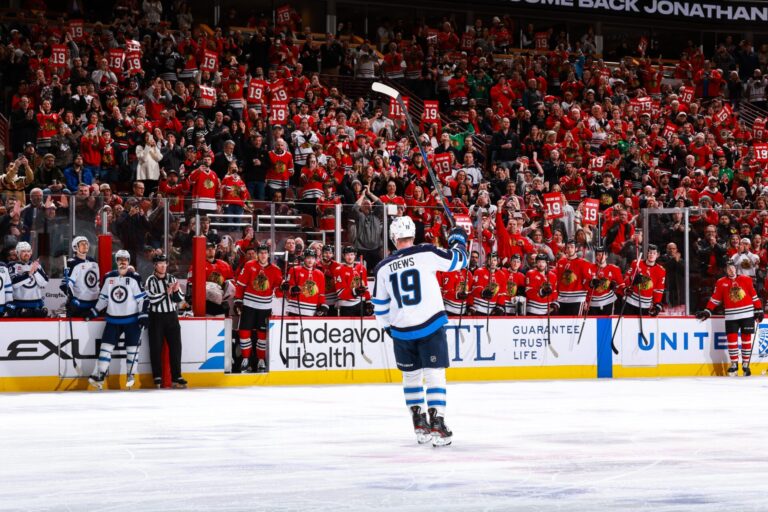 Džonatans Teivzs, Hokejazinas.com