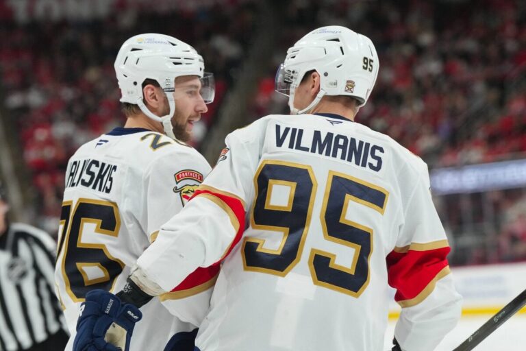 Uvis Balinskis un Sandis Vilmanis, hokejazinas.com