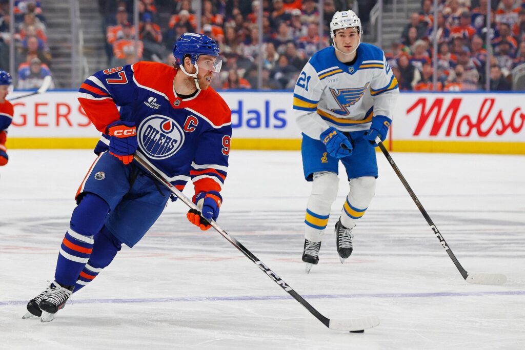 Konors Makdeivids, hokejazinas.com