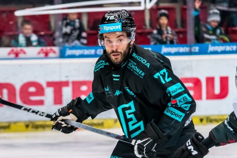 Jānis Jaks, hokejazinas.com