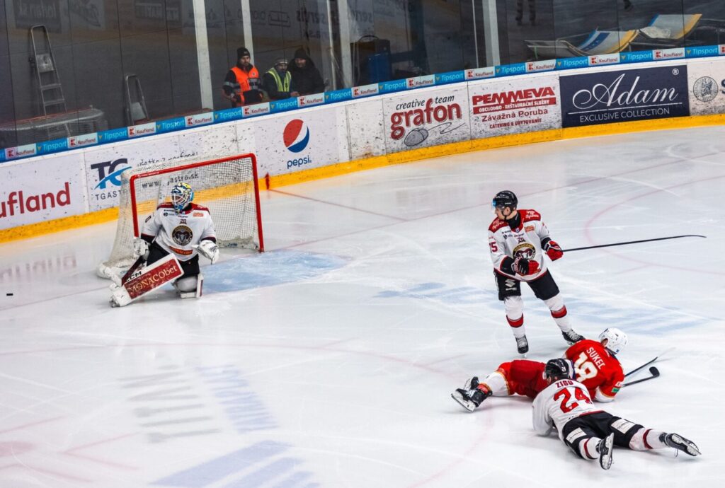 Mareks Mitens, Hokejazinas.com