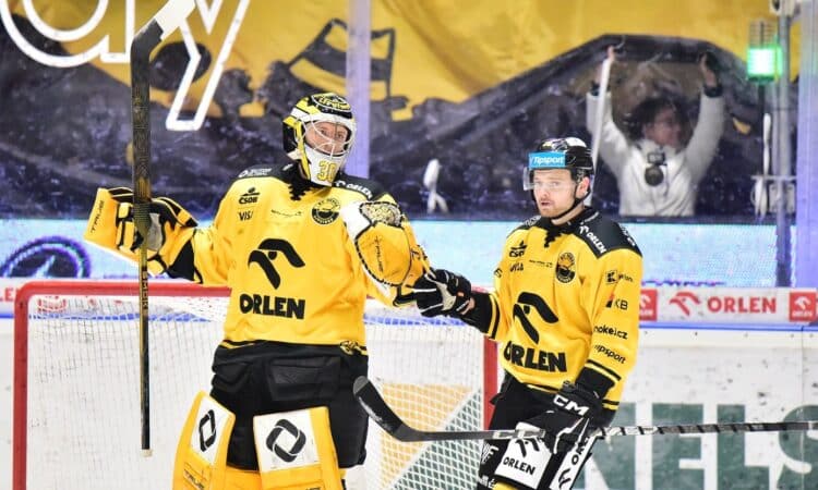 Markuss Komuls, hokejazinas.com