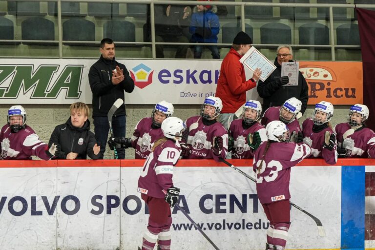 Miķelis Rēdlihs, Latvijas sieviešu izlase, hokejazinas.com
