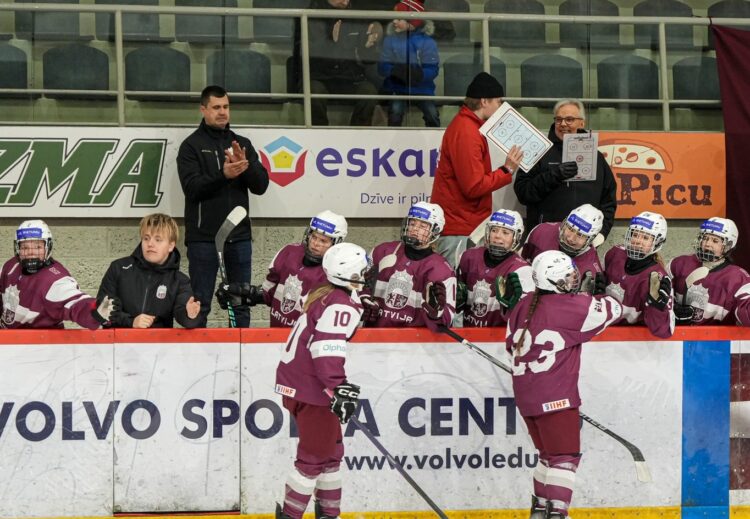 Miķelis Rēdlihs, Latvijas sieviešu izlase, hokejazinas.com