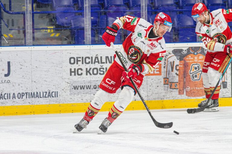 Miks Indrašis, hokejazinas.com