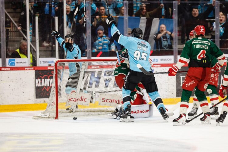 Oskars Batņa, Hokejazinas.com