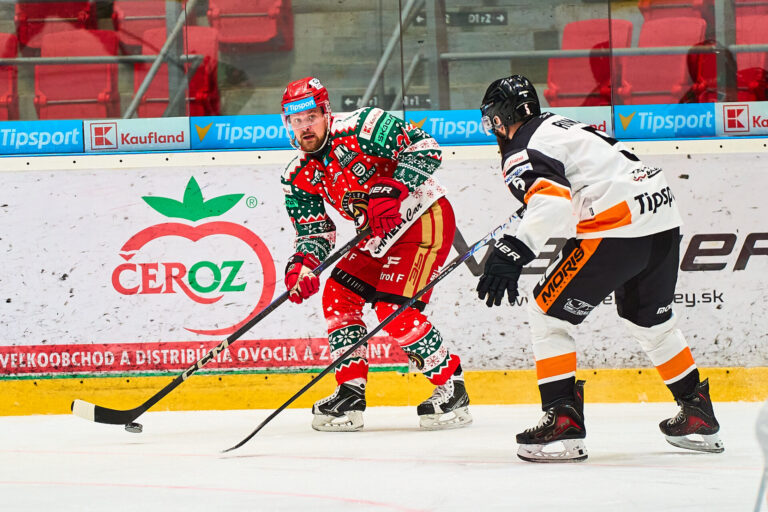 Rihards Bukarts, hokejazinas.com