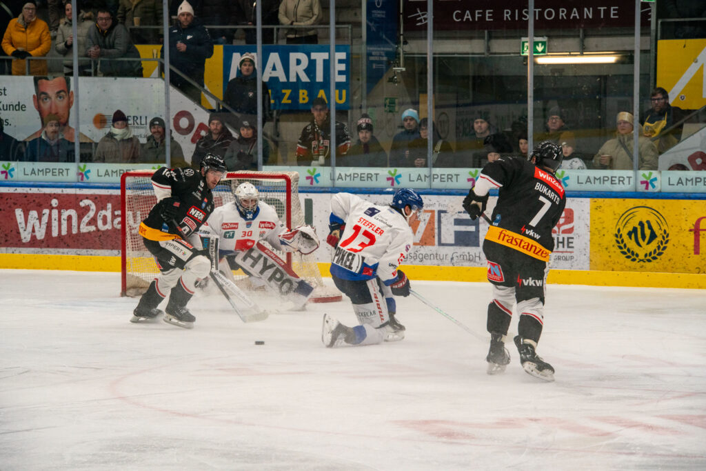 Roberts Bukarts, hokejazinas.com