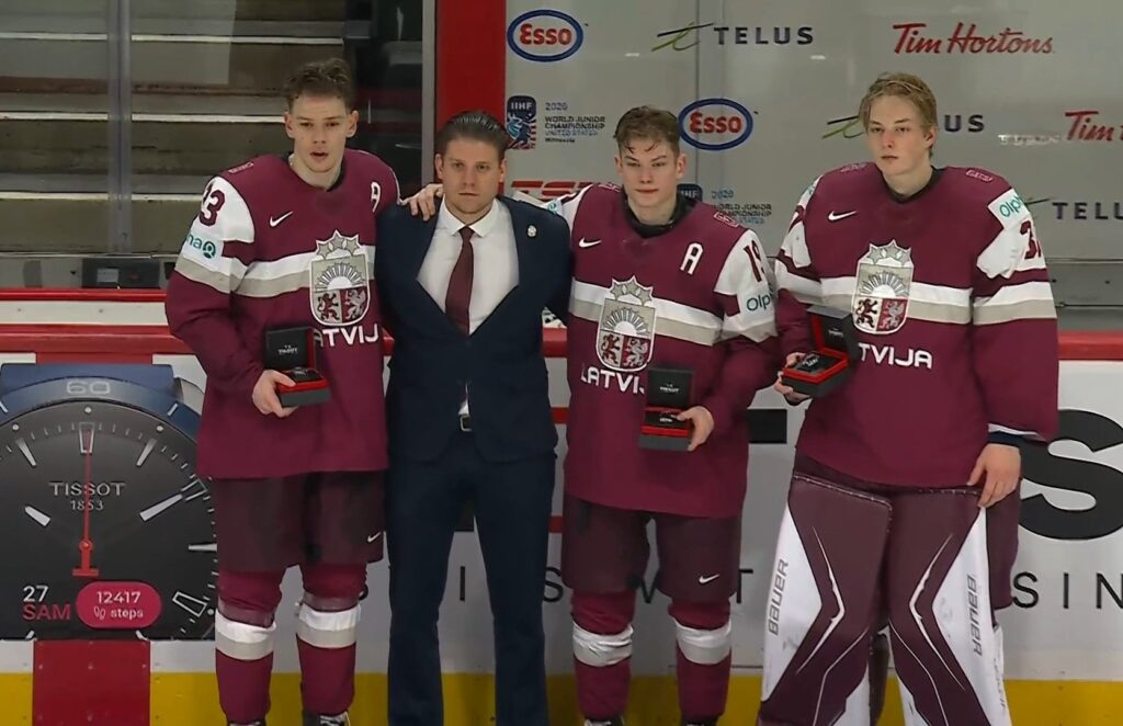 Alberts Šmits, Bruno Osmanis un Nils Roberts Mauriņš, hokejazinas.com