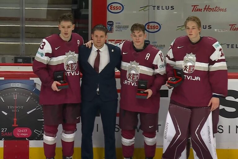 Alberts Šmits, Bruno Osmanis un Nils Roberts Mauriņš, hokejazinas.com