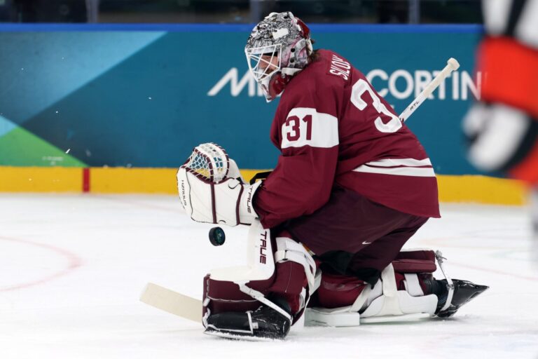 Artūrs Šilovs, hokejazinas.com