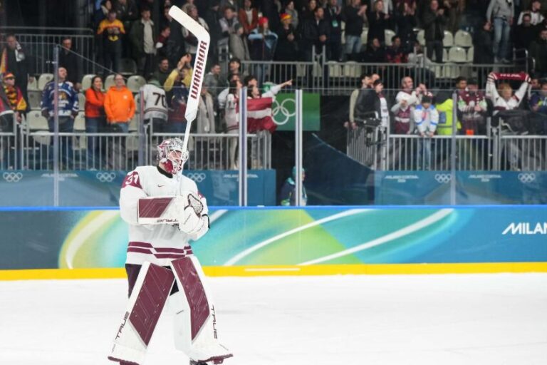 Artūrs Šilovs, hokejazinas.com