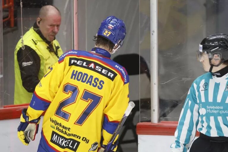 Bogdans Hodass, hokejazinas.com