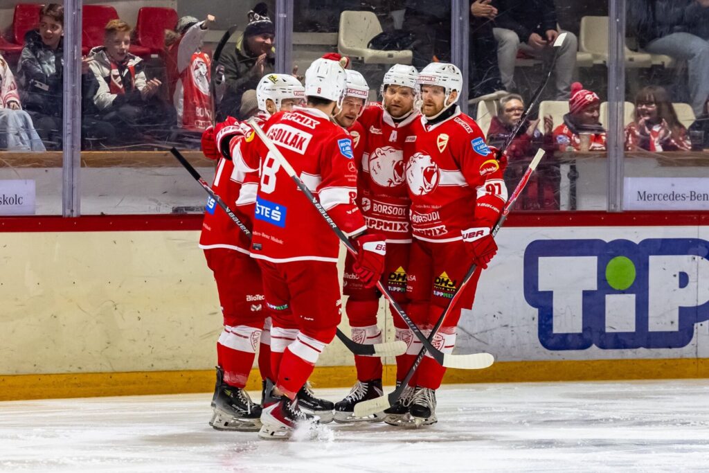 Ēriks Žohovs, hokejazinas.com