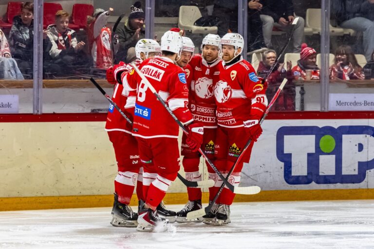 Ēriks Žohovs, hokejazinas.com