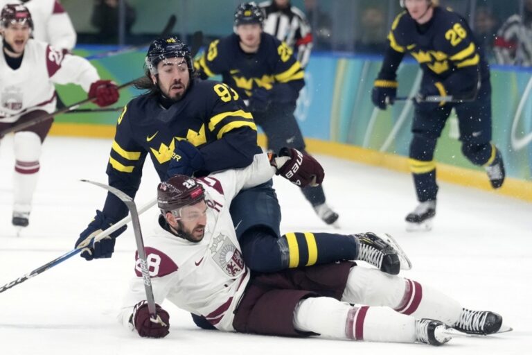 Zemgus Girgensons, hokejazinas.com