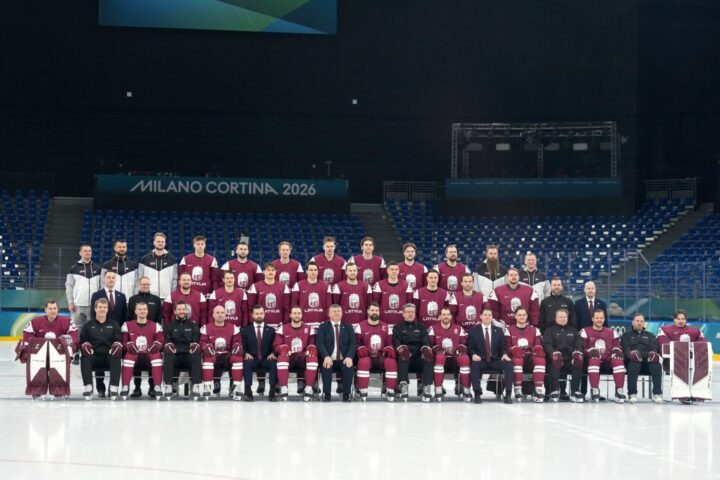 Latvijas hokeja izlases kopbilde Milānas OS