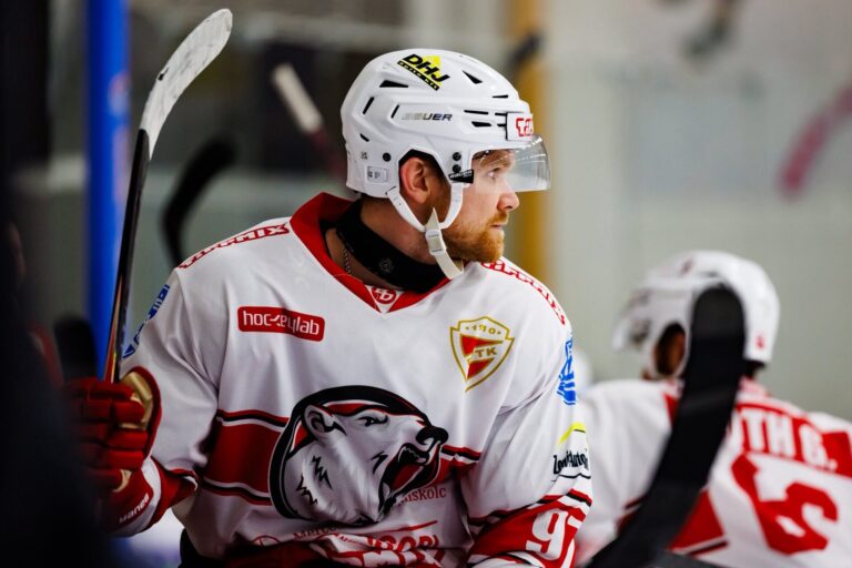 Ēriks Žohovs, hokejazinas.com