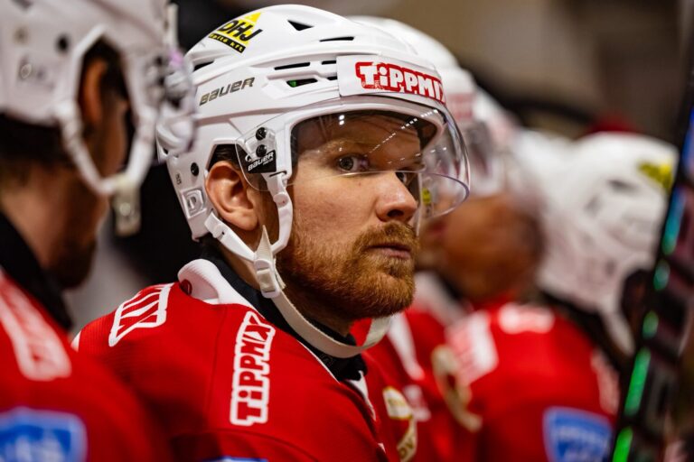 Ēriks Žohovs, hokejazinas.com