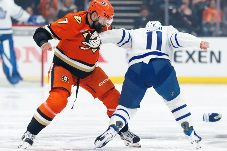 Radko Gudass un Makss Domi, hokejazinas.com