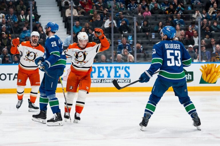 Teodors Bļugers, hokejazinas.com