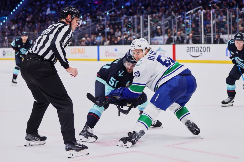 Teodors Bļugers, hokejazinas.com