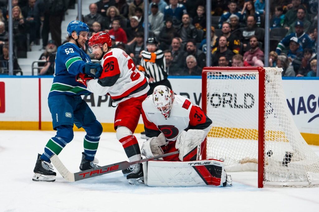 Teodors Bļugers, hokejazinas.com