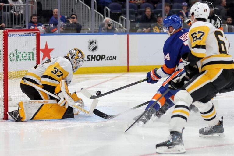 Artūrs Šilovs, hokejazinas.com