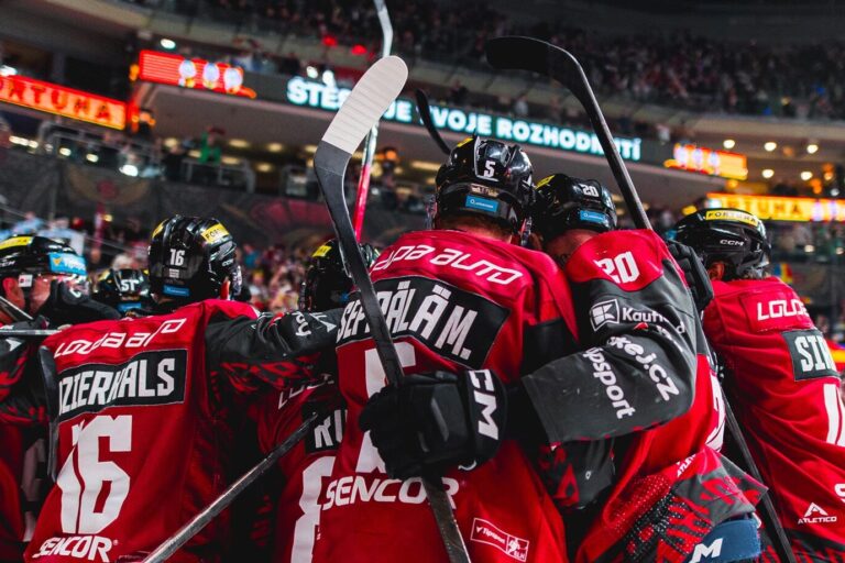 Mārtiņš Dzierkals, Hokejazinas.com