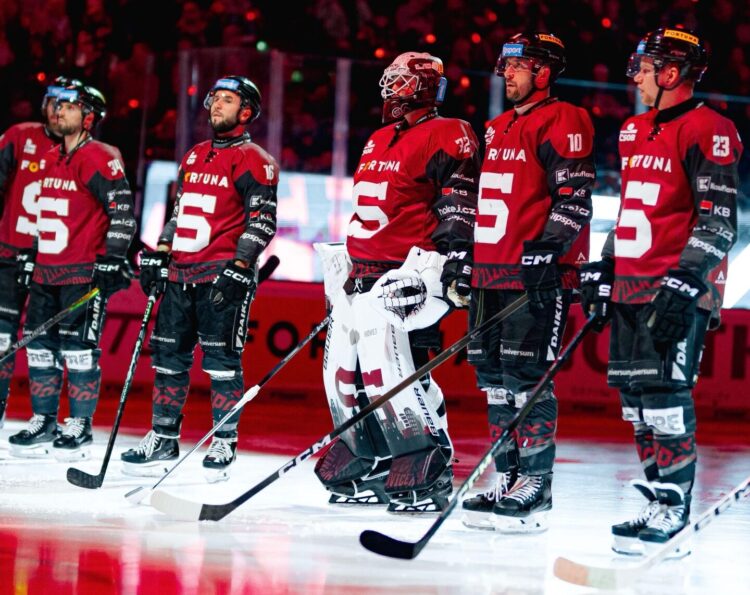 Mārtiņš Dzierkals, Hokejazinas.com