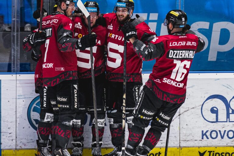 Mārtiņš Dzierkals, Hokejazinas.com