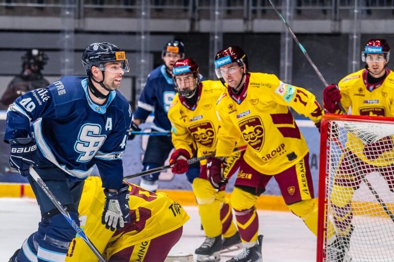 Roberts Bukarts, hokejazinas.com