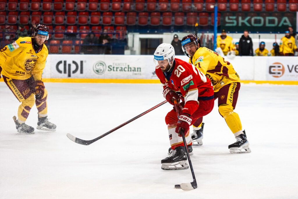 Roberts Bukarts, hokejazinas.com