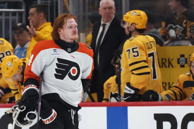 Ouens Tipets, hokejazinas.com