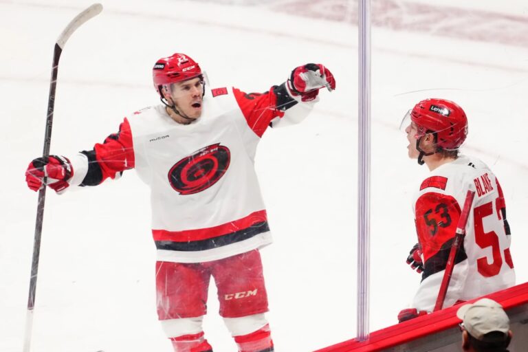 Logans Stankovens un Džeksons Bleiks, hokejazinas.com