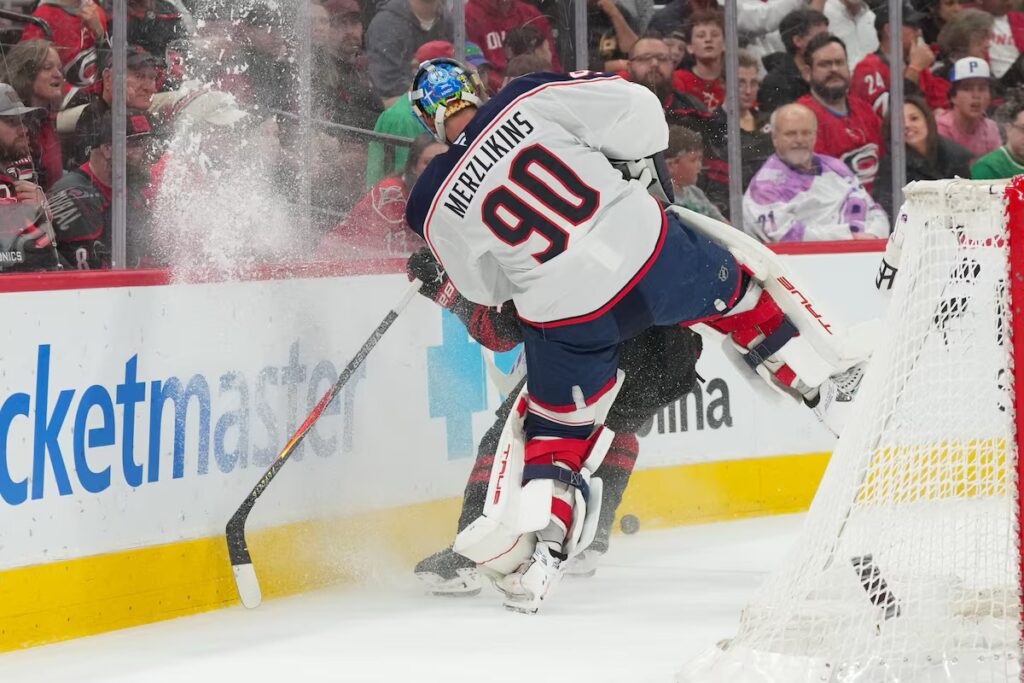 Elvis Merzļikins, hokejazinas.com