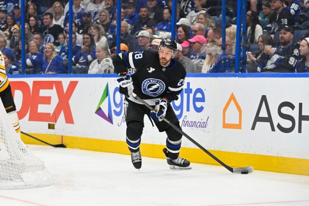 Zemgus Girgensons, hokejazinas.com