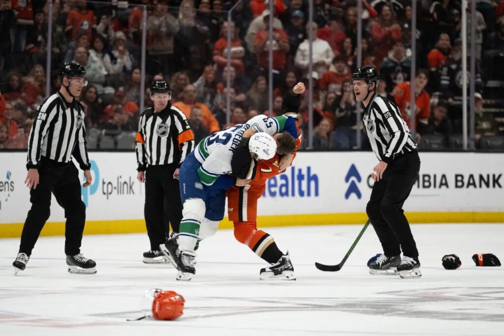 Teodors Bļugers, hokejazinas.com