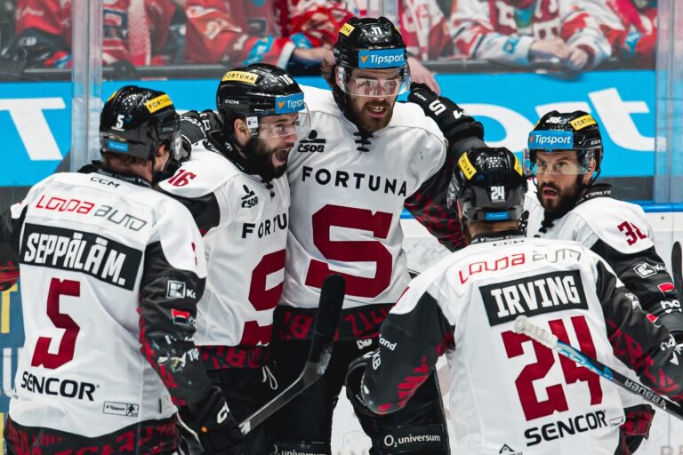 Mārtiņš Dzierkals, Hokejazinas.com