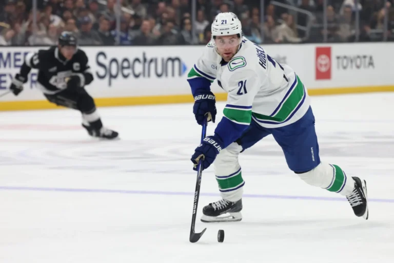 Nils Hoglanders, hokejazinas.com