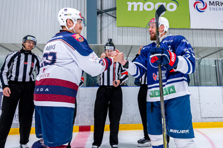 Rihards Marenis un Gints Meija, Hokejazinas.com