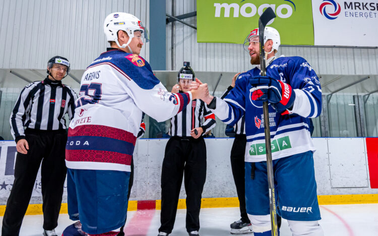 Rihards Marenis un Gints Meija, Hokejazinas.com