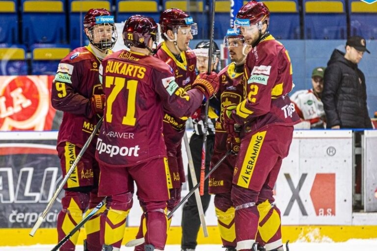 Roberts Bukarts, Hokejazinas.com