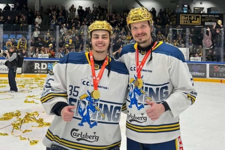 Jānis Fecers un Oskars Cibuļskis, hokejazinas.com