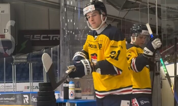 Niks Feņenko, hokejazinas.com